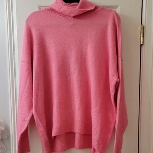 NWT VINCE CAMUTO PINK SWEATER